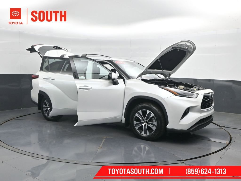 Used 2022 Toyota Highlander XLE image 61