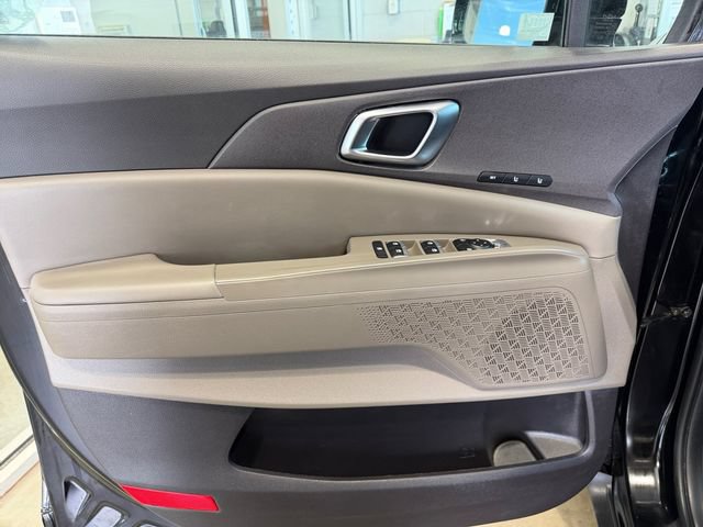 Certified 2025 Kia Carnival EX FWD image 16