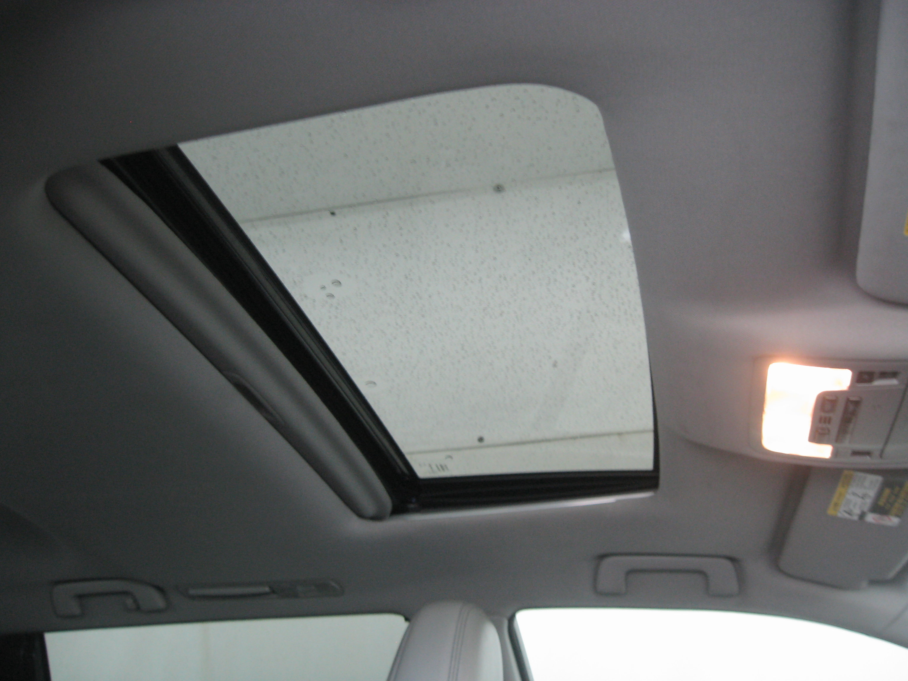 Used 2017 Toyota Highlander XLE image 3