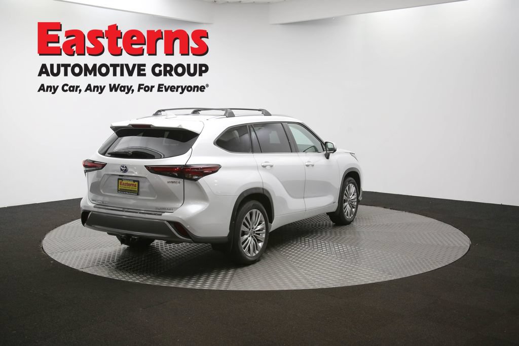 Used 2024 Toyota Highlander Platinum AWD/4WD image 46