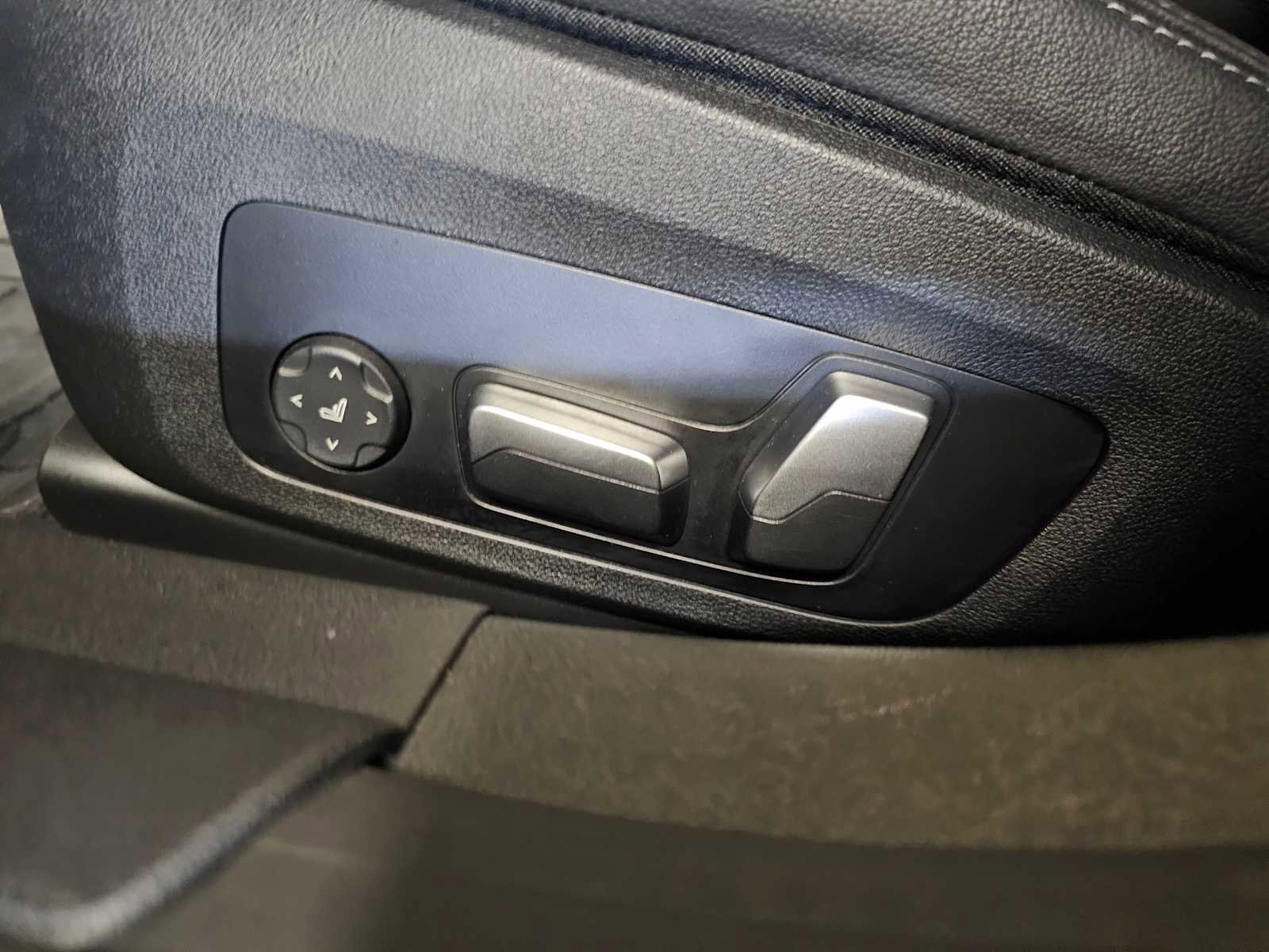 Used 2023 BMW i4 eDrive40 image 29