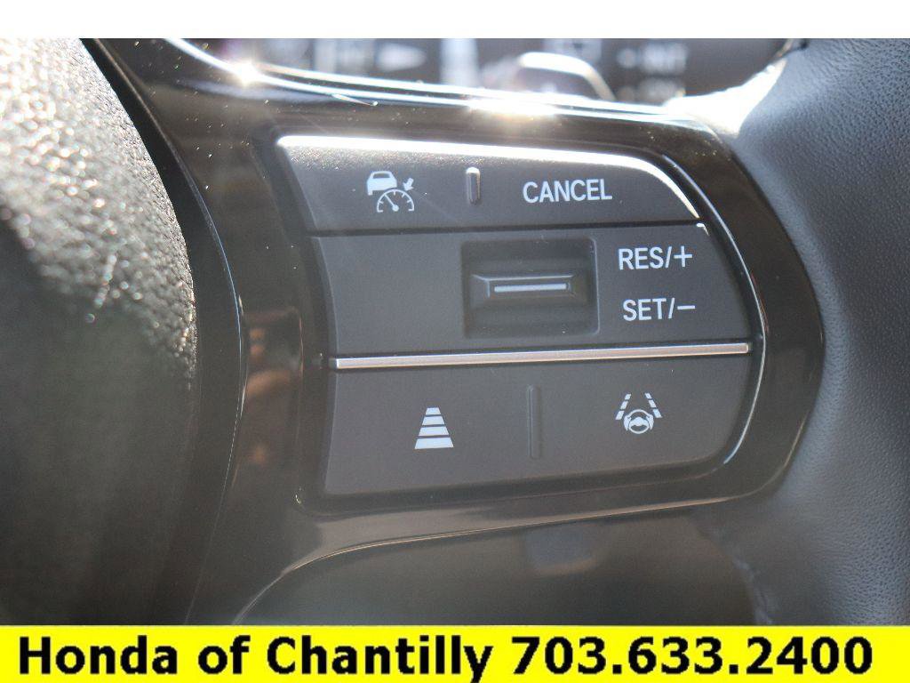 Used 2025 Honda Pilot Touring image 13
