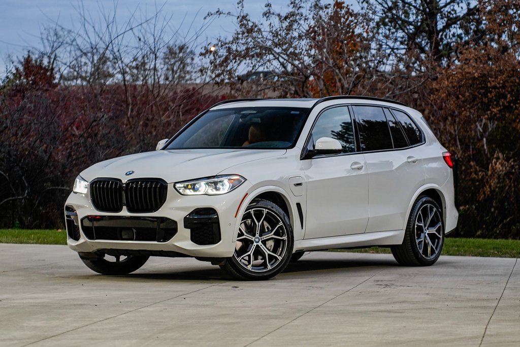Used 2022 BMW X5 xDrive45e w/ M Sport Package image 1