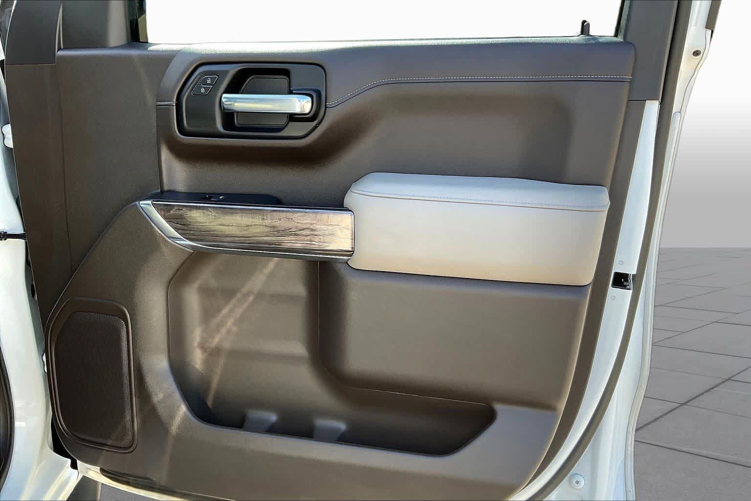 Used 2020 Chevrolet Silverado 1500 LTZ w/ LTZ Plus Package AWD/4WD image 22