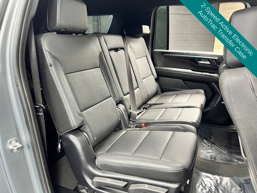 Used 2025 Chevrolet Suburban Z71 w/ Comfort Package AWD/4WD image 19