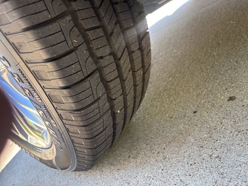 Used 2022 Ford Explorer Limited w/ Equipment Group 301A image 23