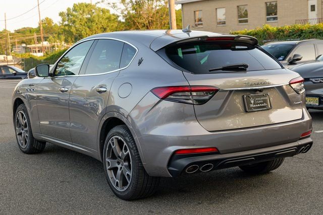 Used 2022 Maserati Levante Modena AWD/4WD image 5