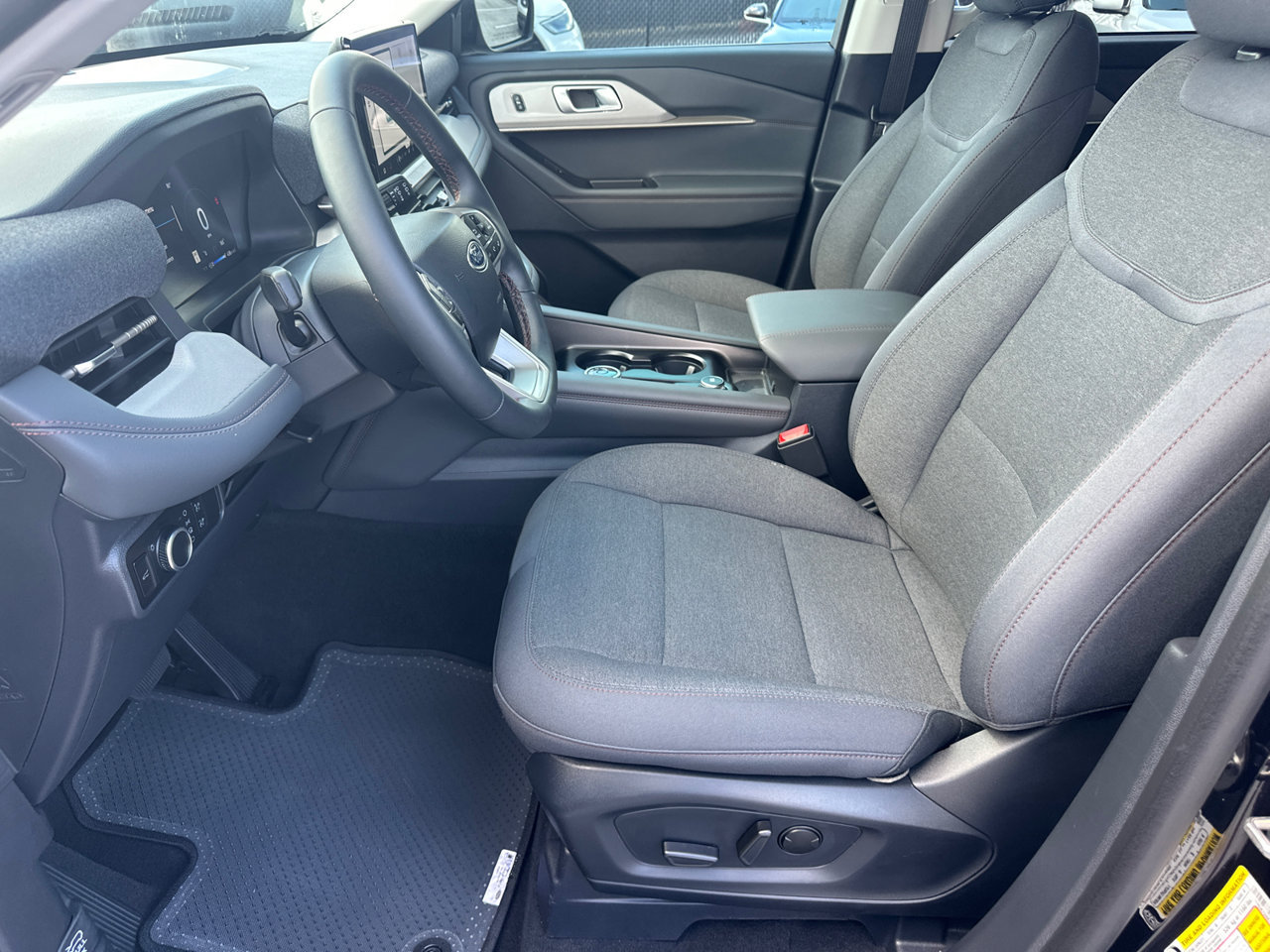 New 2026 Ford Explorer Active RWD image 9