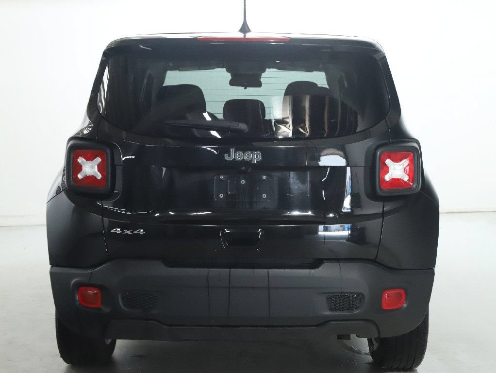 Used 2023 Jeep Renegade Latitude AWD/4WD image 39