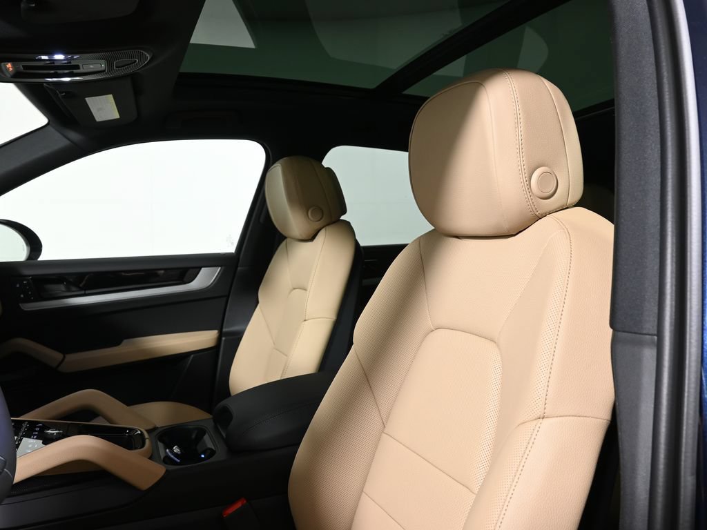 New 2026 Porsche Cayenne AWD/4WD image 15