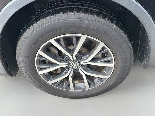 Used 2020 Volkswagen Tiguan SE image 31