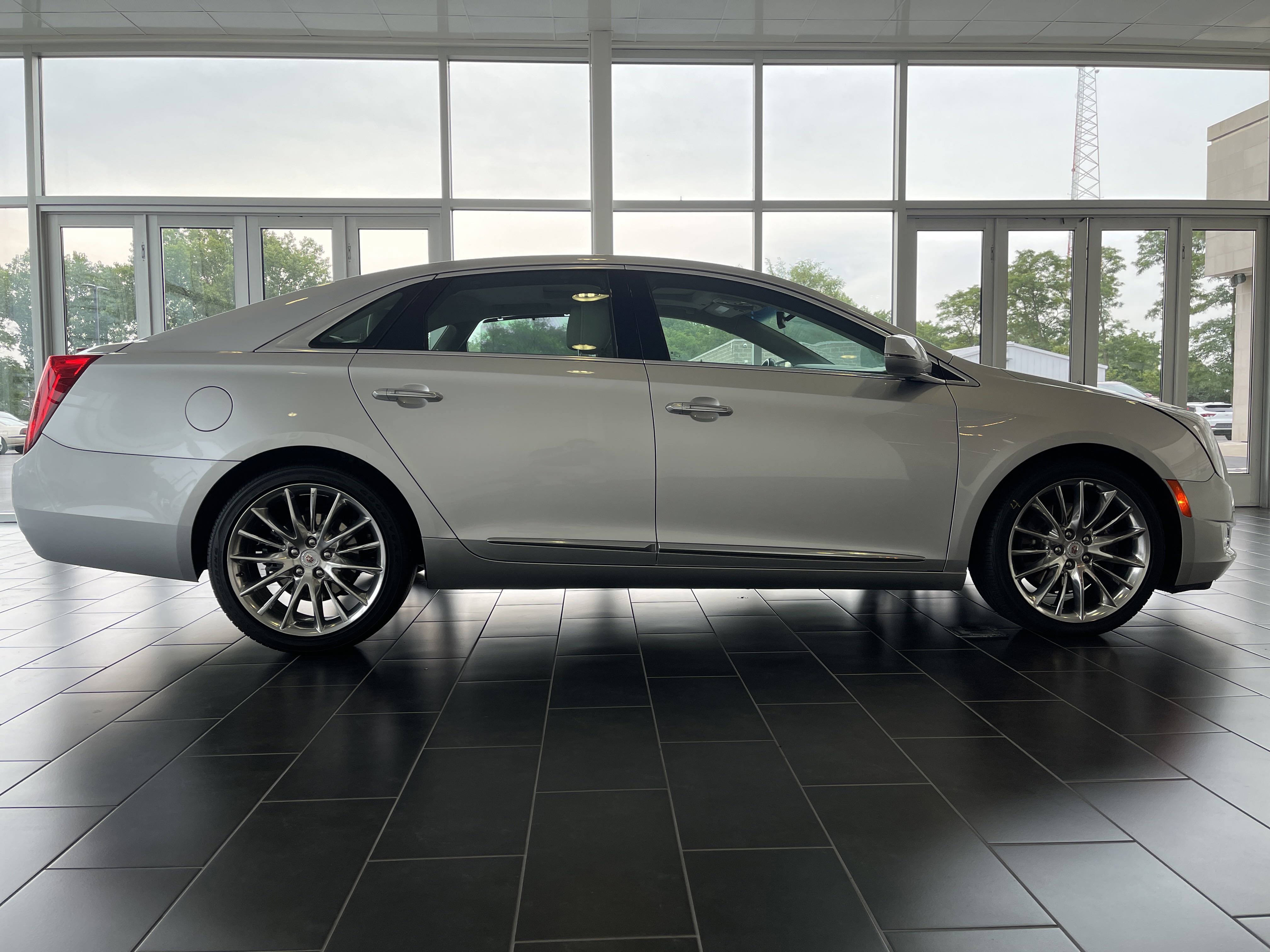 Used 2013 Cadillac XTS Platinum image 6