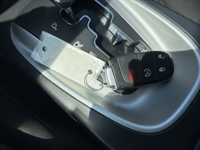 Used 2018 Dodge Journey SE FWD image 29