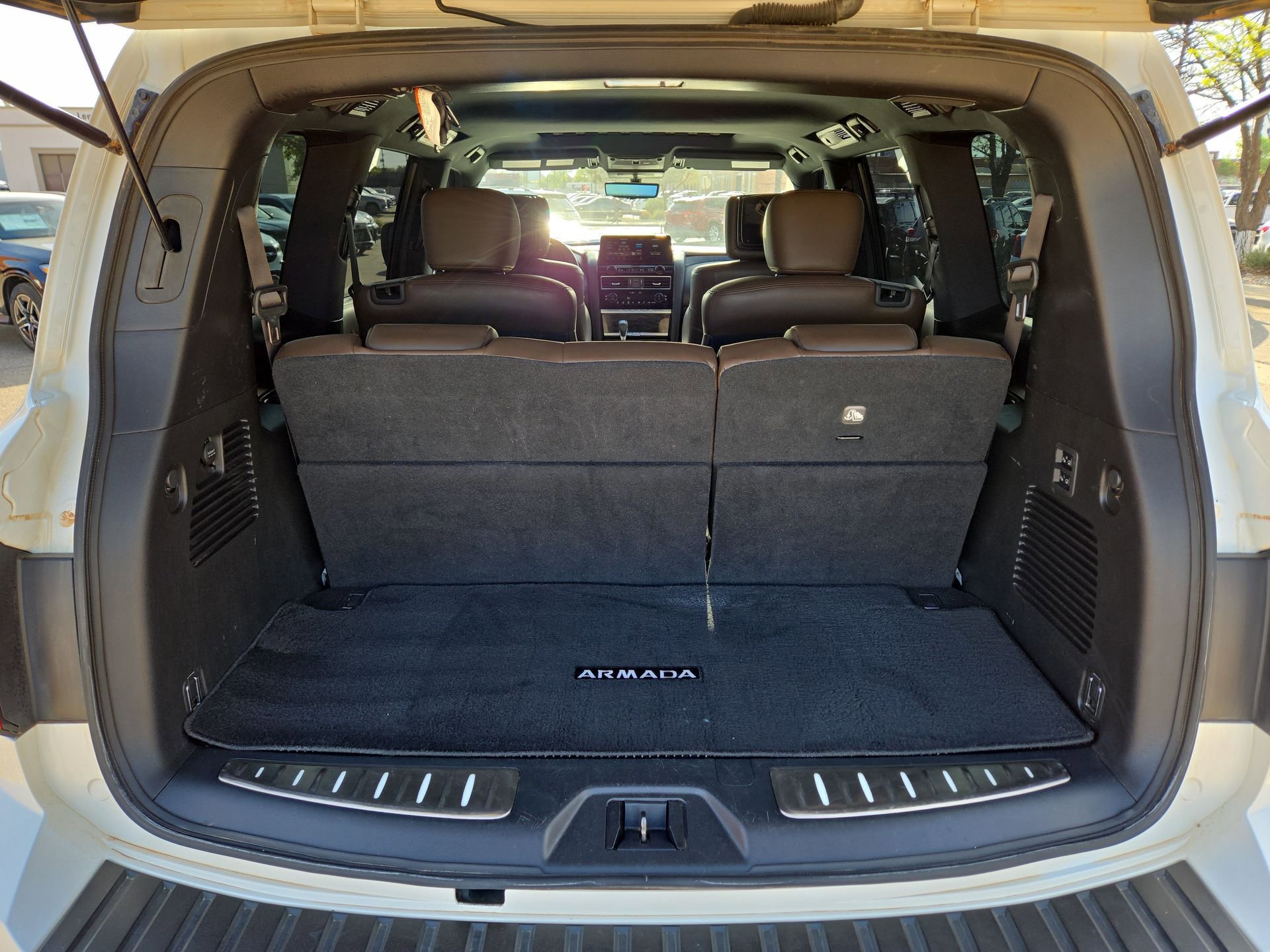 Used 2022 Nissan Armada Platinum w/ Captain's Chairs Package image 12
