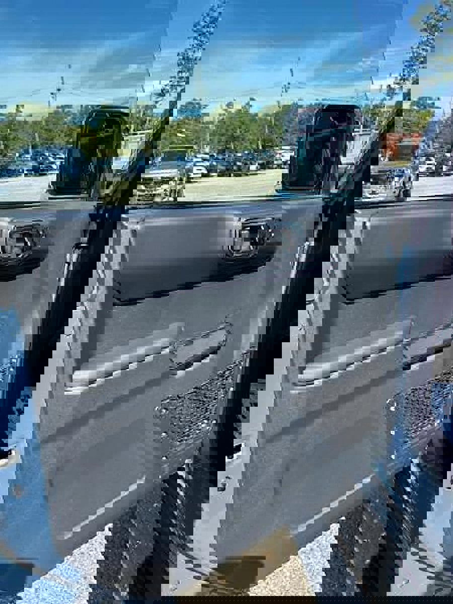 New 2025 Ford Bronco Outer Banks image 13