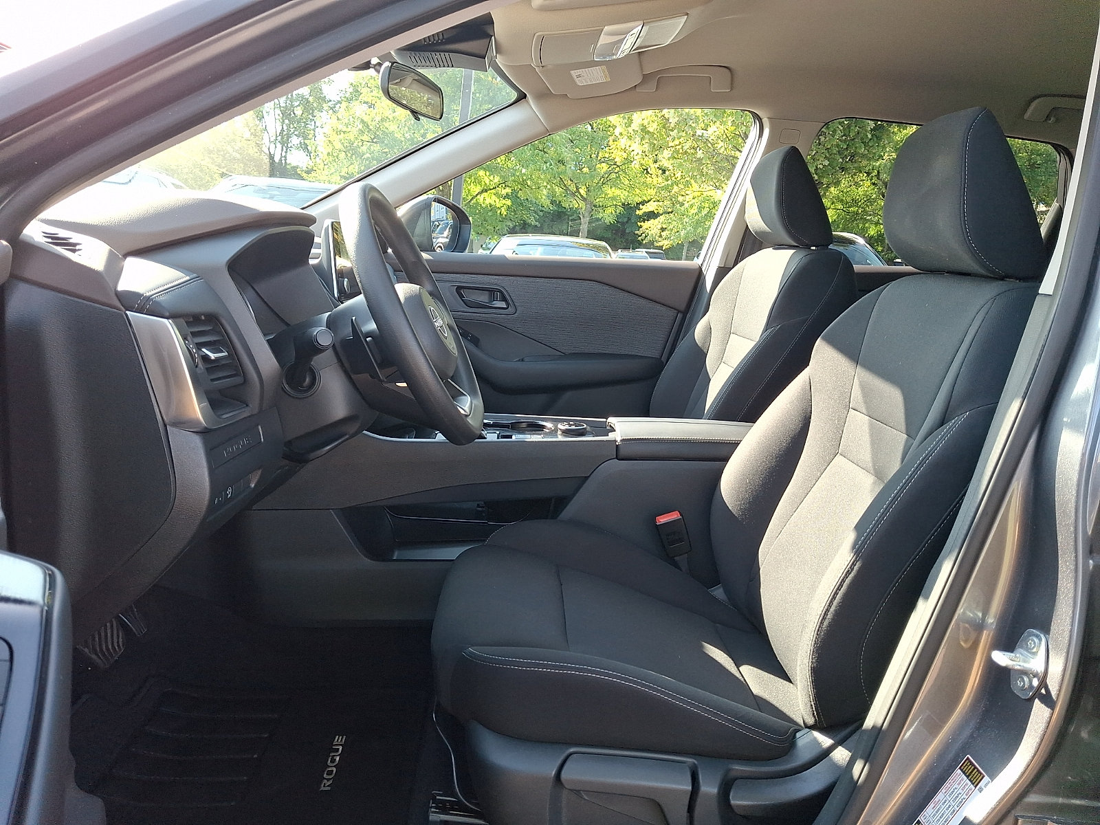 Used 2023 Nissan Rogue S AWD/4WD image 15