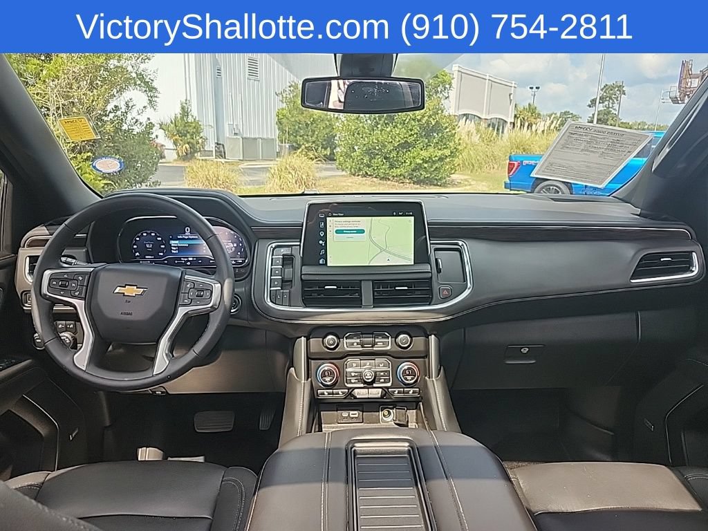 Used 2022 Chevrolet Suburban LT w/ LT Signature Plus Package AWD/4WD image 4