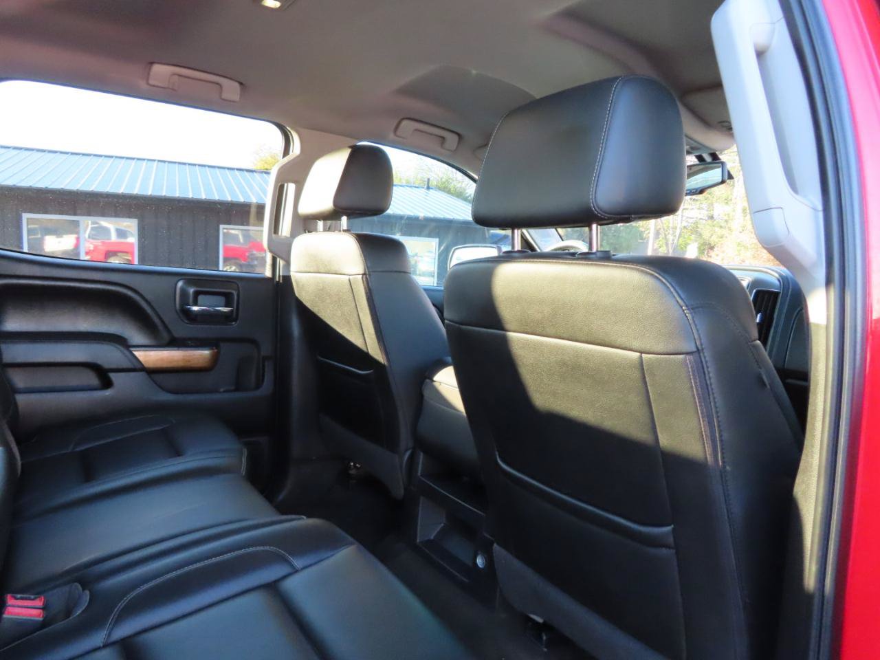 Used 2017 Chevrolet Silverado 2500 LTZ w/ Duramax Plus Package AWD/4WD image 44