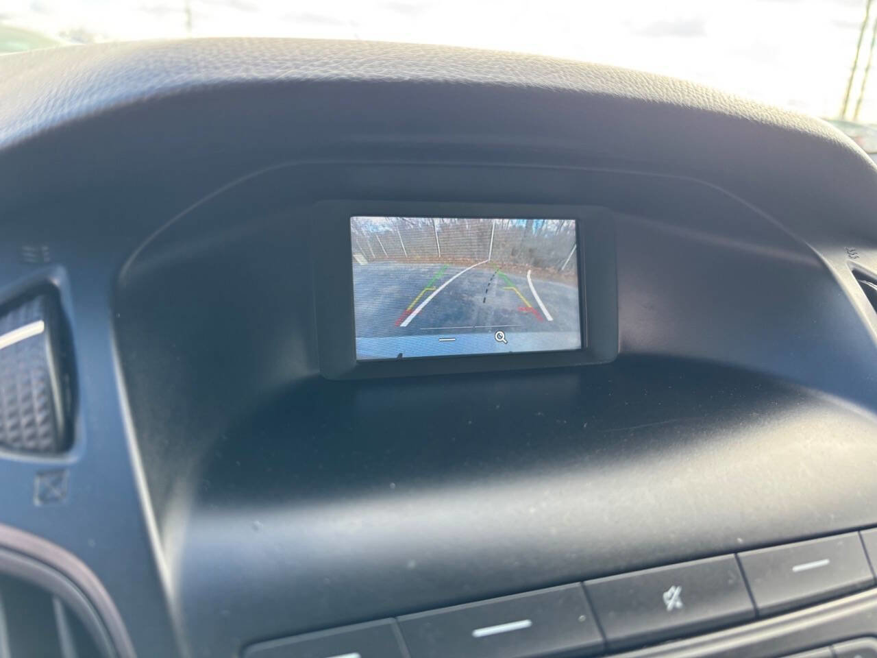 Used 2018 Ford Focus SE image 17