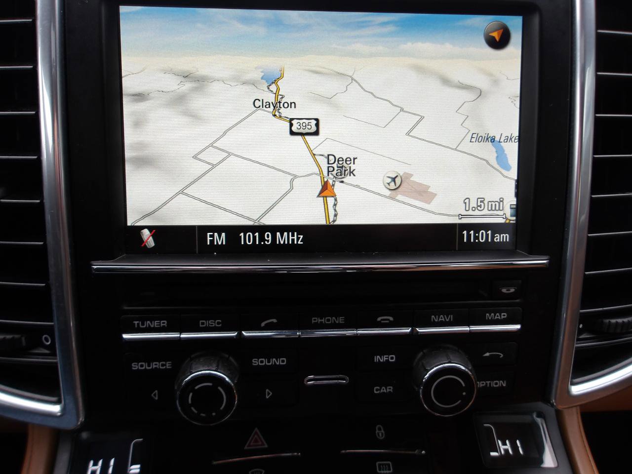 Used 2012 Porsche Cayenne Turbo AWD/4WD image 17