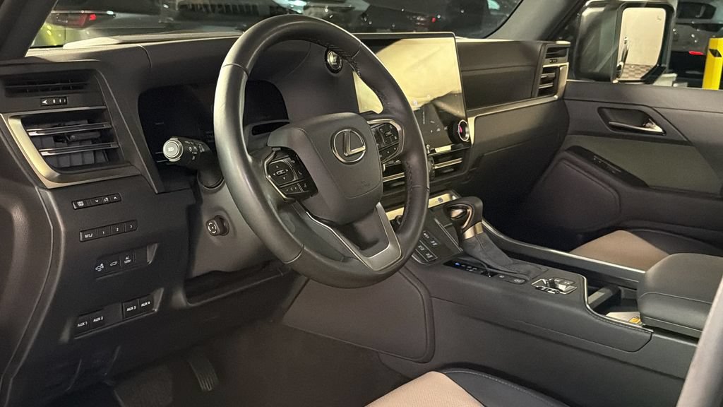 Certified 2025 Lexus GX 550 AWD/4WD image 22