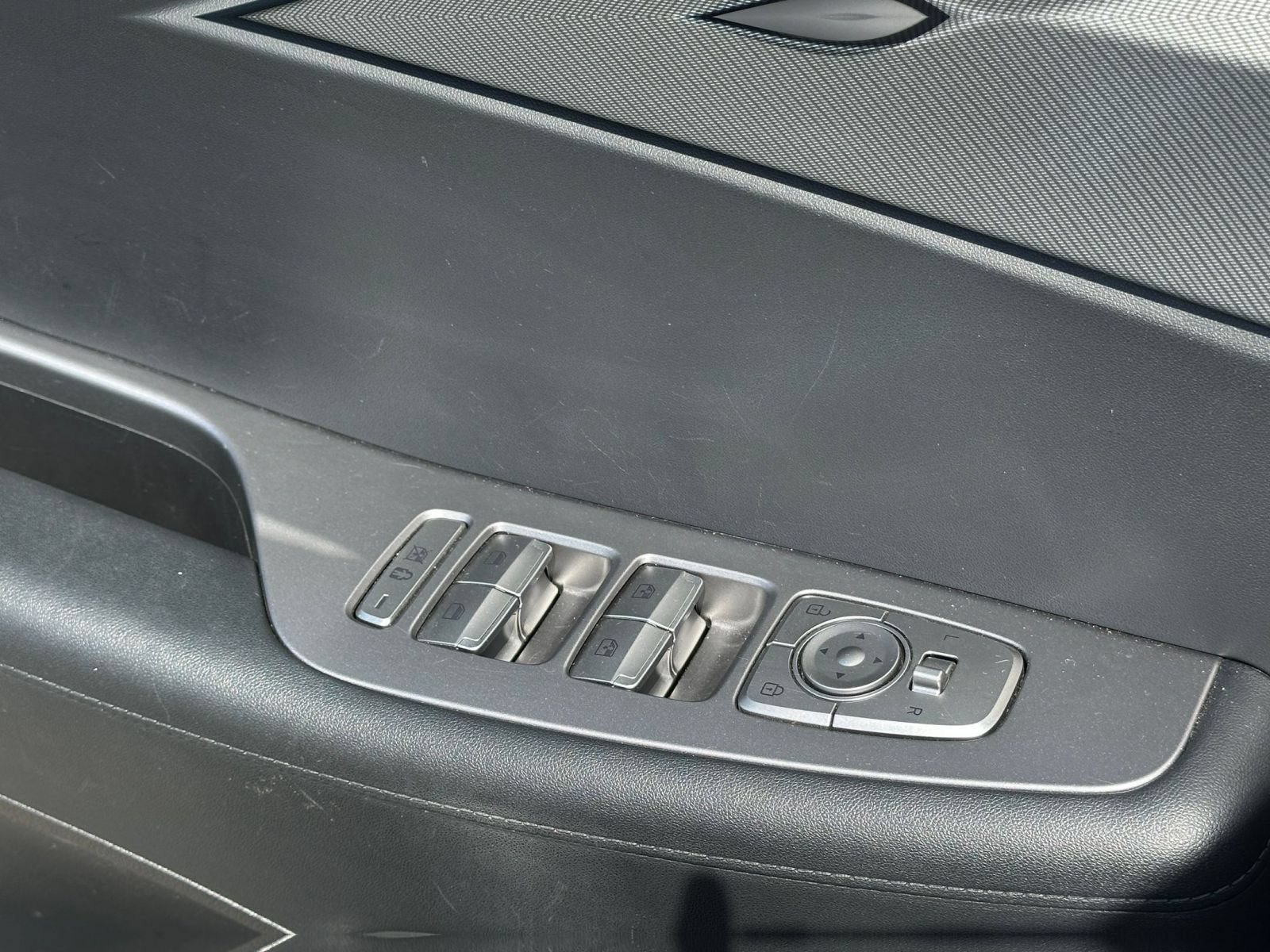 Used 2025 Hyundai Palisade SEL FWD image 18