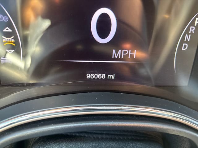 Used 2017 Jeep Grand Cherokee Limited w/ Luxury Group II AWD/4WD image 16