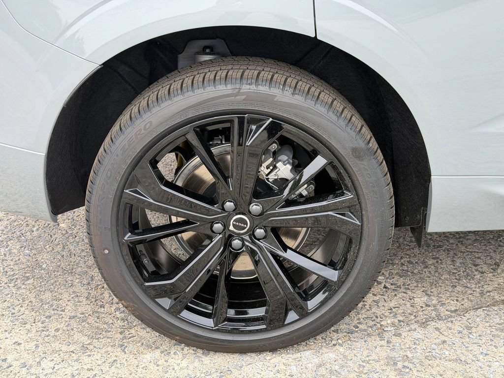 New 2026 Volvo XC60 T8 Ultra w/ Protection Package Premier AWD/4WD image 6