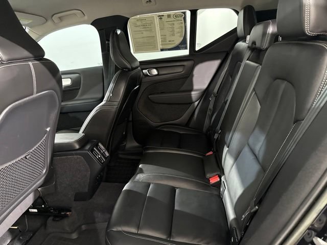 Used 2022 Volvo XC40 T5 Momentum AWD/4WD image 17