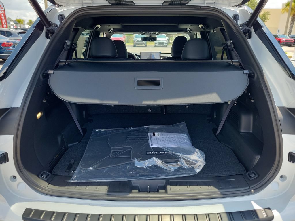 New 2026 Mitsubishi Outlander SEL Black Edition FWD image 6