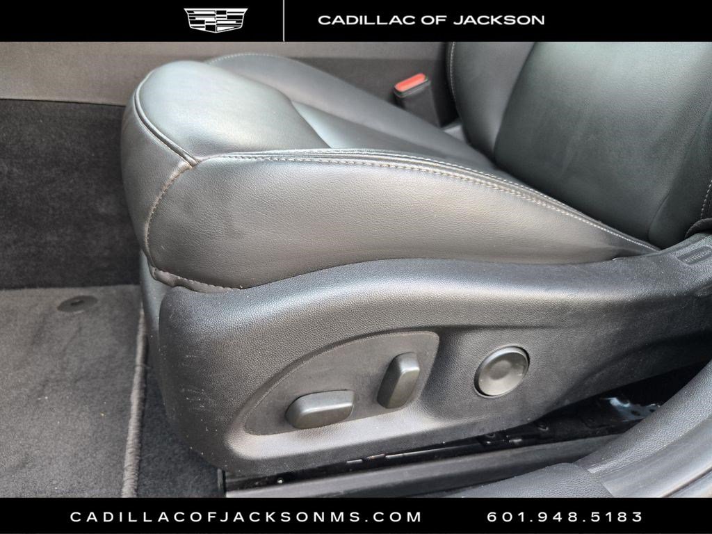 Certified 2025 Cadillac CT4 Luxury w/ Sun And Sound Package RWD image 9