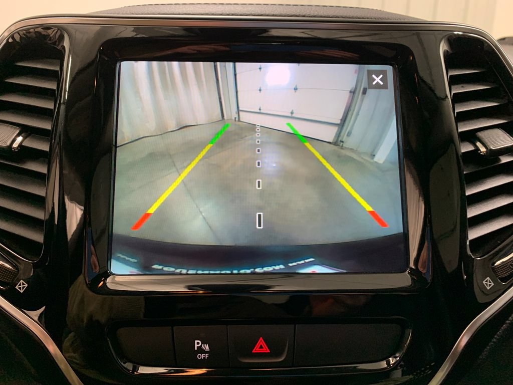 Used 2019 Jeep Cherokee Limited AWD/4WD image 29