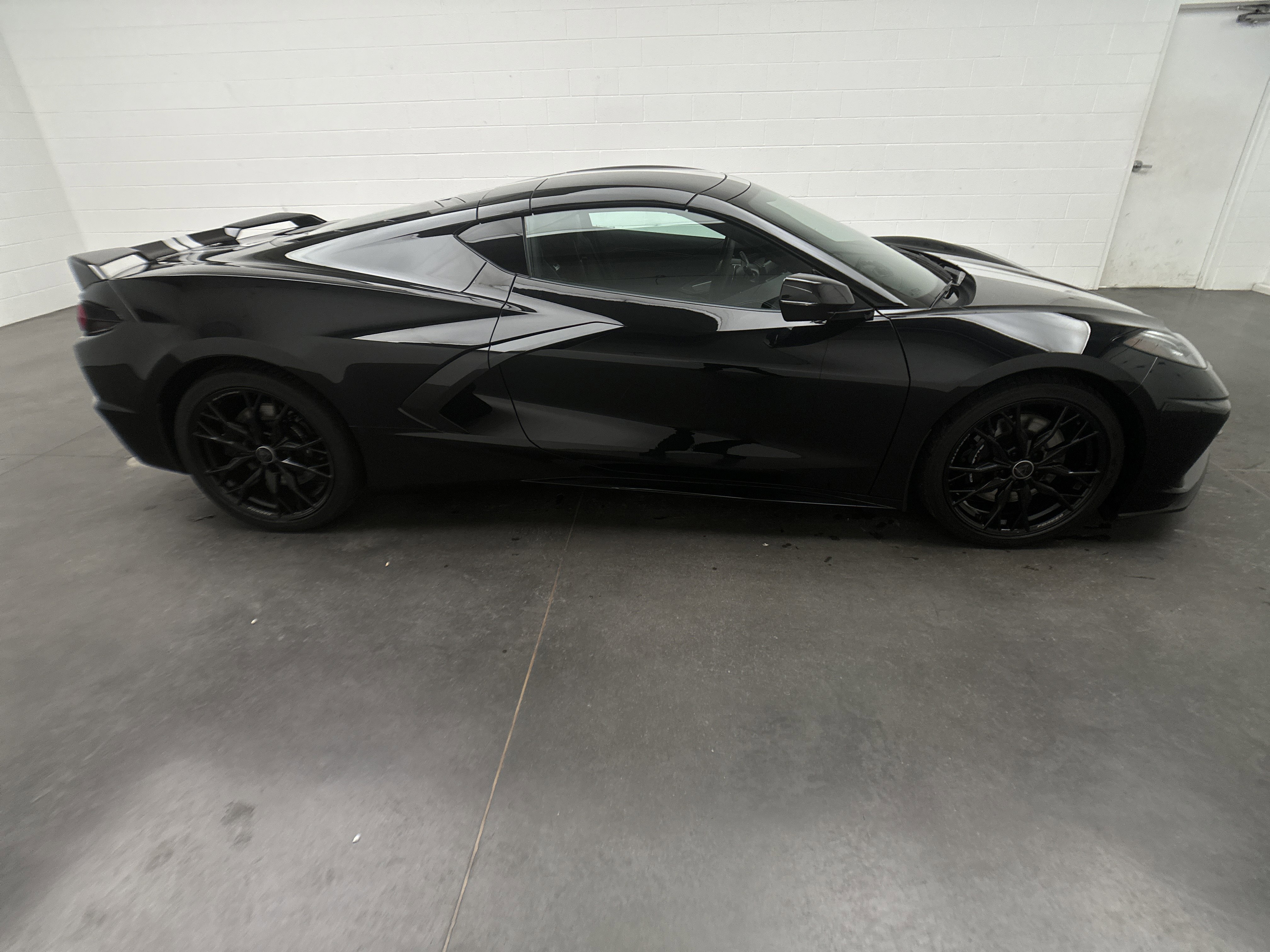 Used 2022 Chevrolet Corvette Stingray Coupe w/ Z51 Performance Package image 8