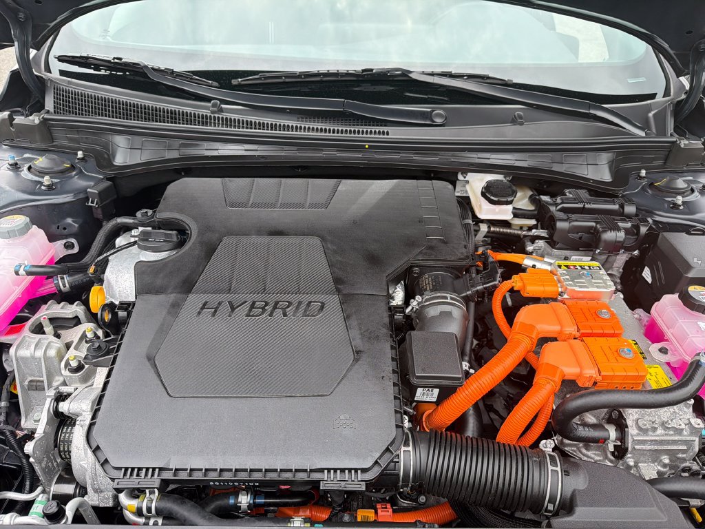 Certified 2025 Hyundai Elantra SEL FWD image 23