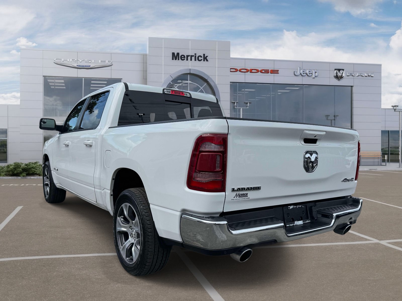Used 2023 RAM 1500 Laramie AWD/4WD image 8