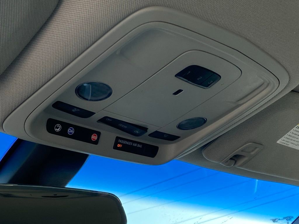 Used 2015 Cadillac XTS Luxury image 21