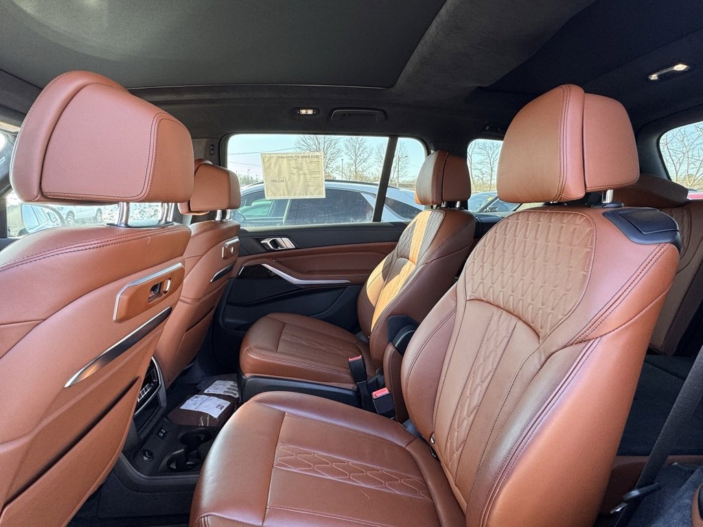 Used 2023 BMW X7 xDrive40i image 11