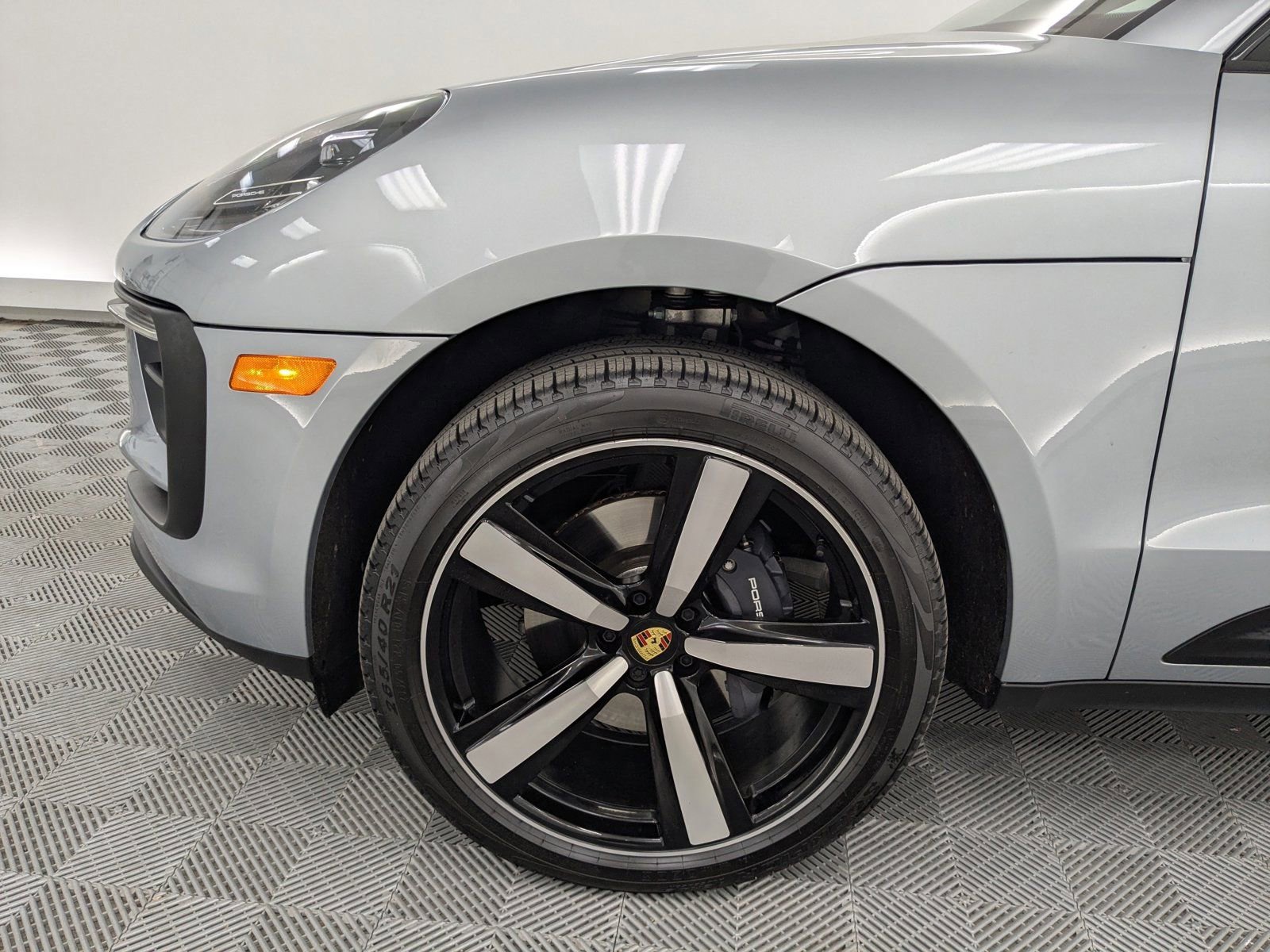 Certified 2025 Porsche Macan image 19