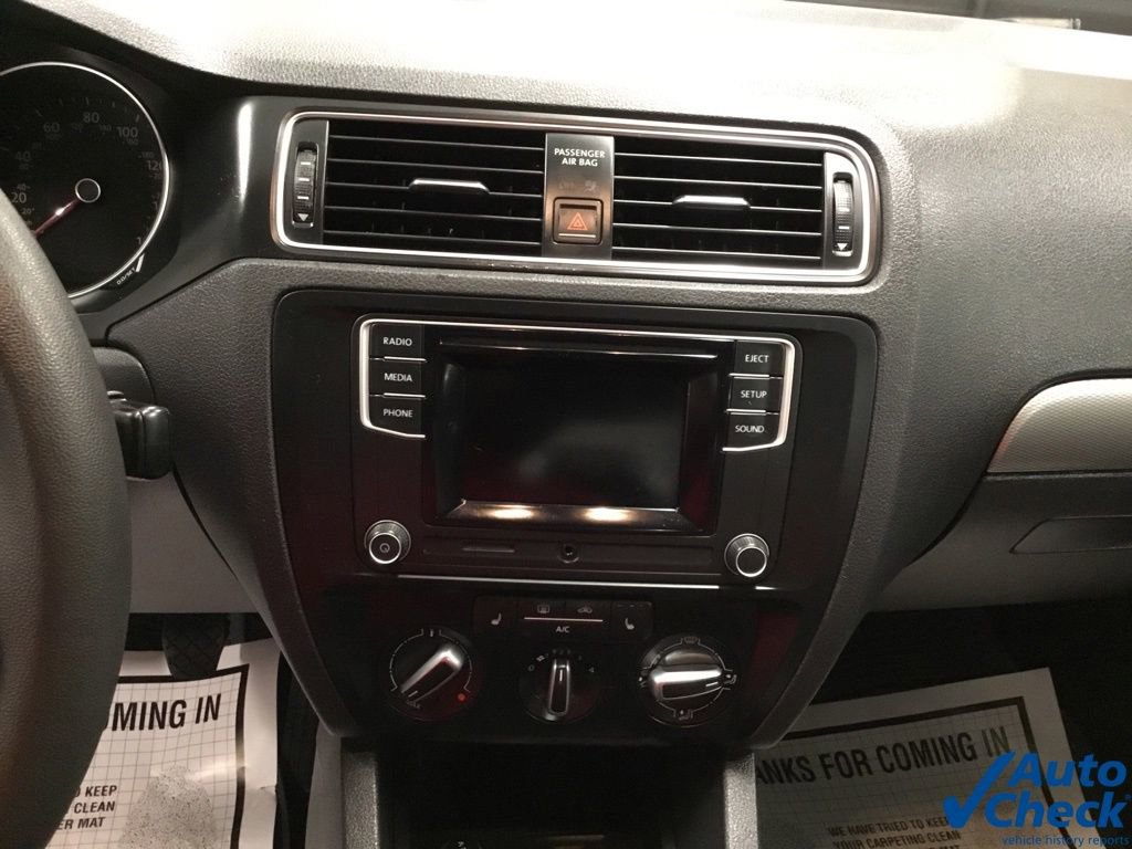 Used 2017 Volkswagen Jetta S w/ Jetta S Cold Weather Package image 48