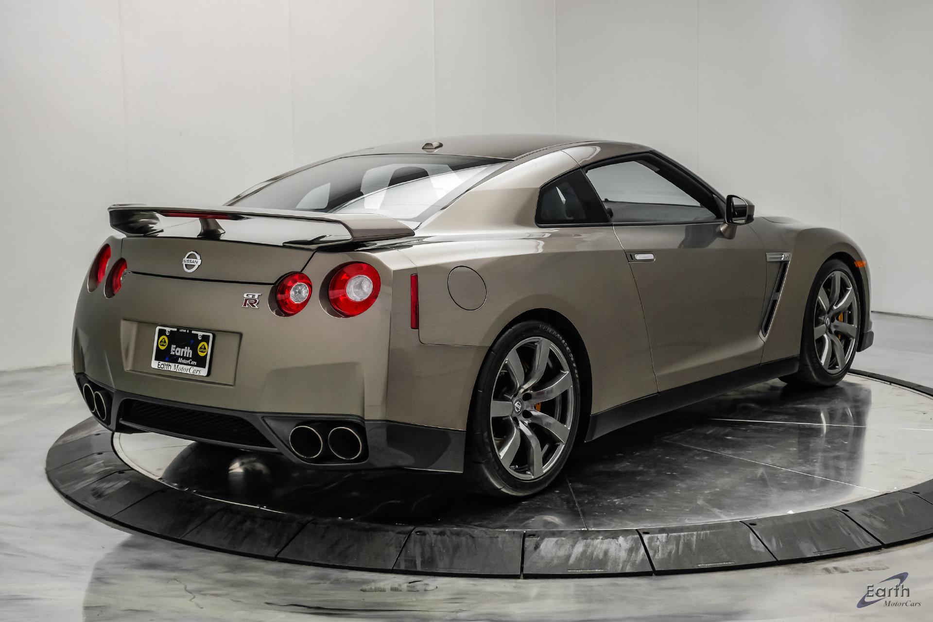 Used 2009 Nissan GT-R Premium AWD/4WD image 24