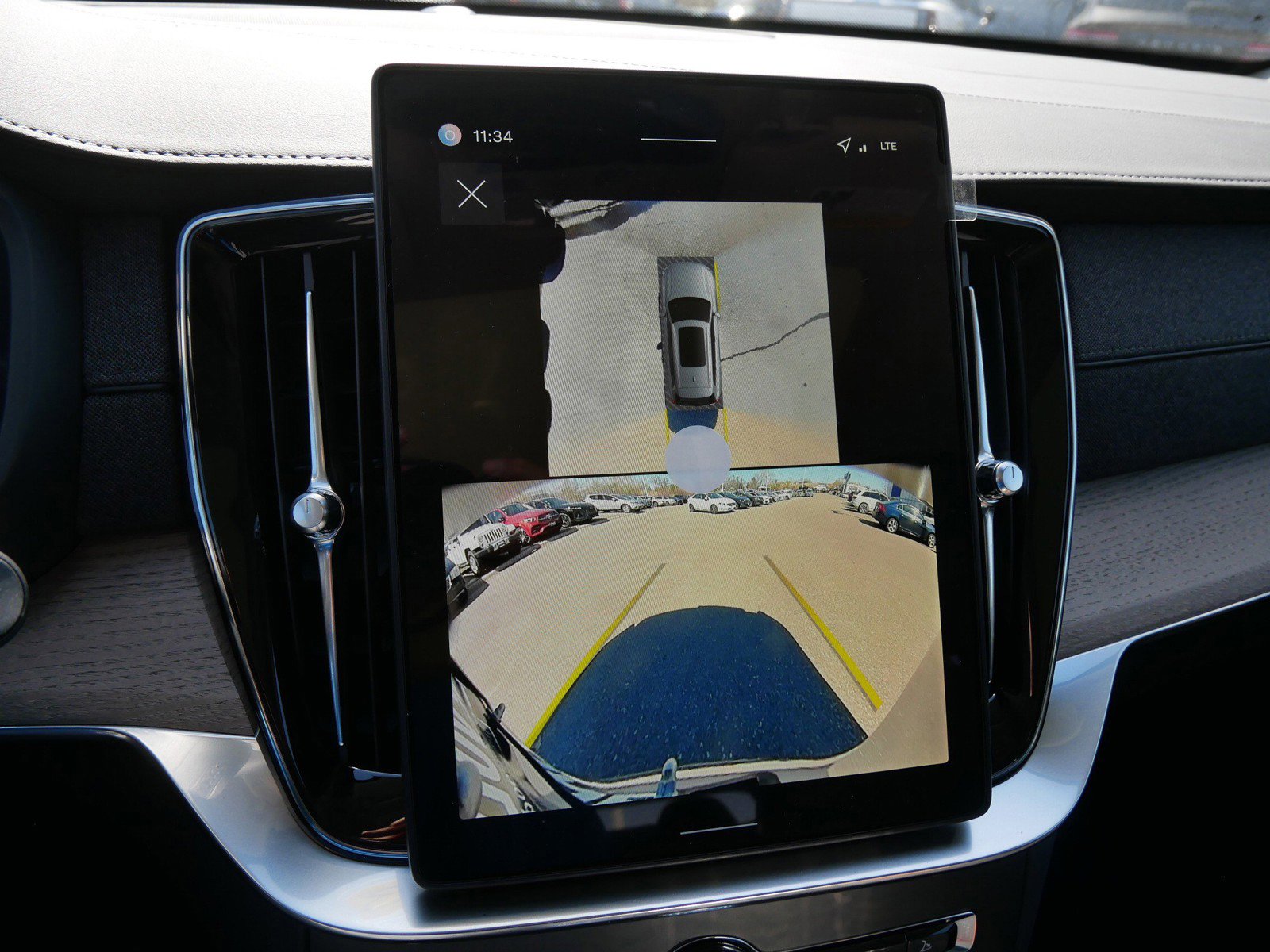 New 2026 Volvo XC90 B6 Plus image 10