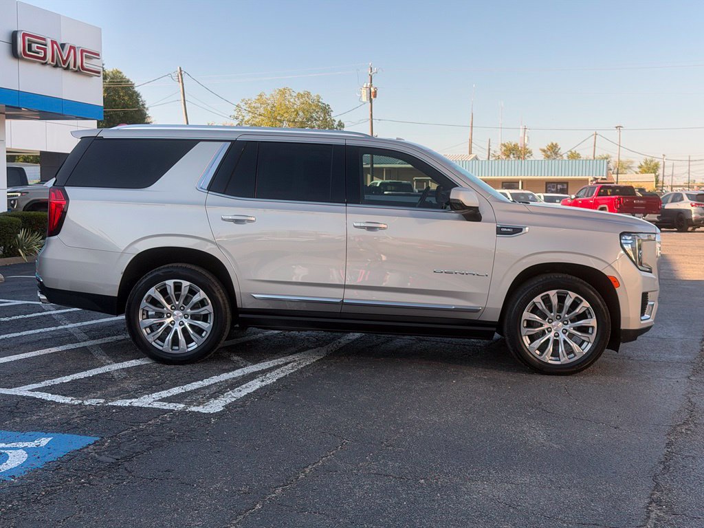 Used 2022 GMC Yukon Denali RWD image 5