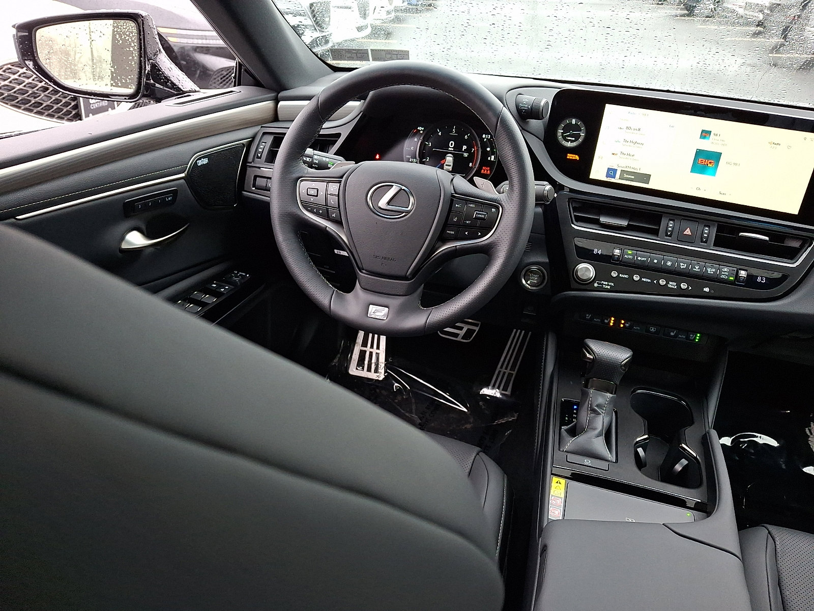 Used 2025 Lexus ES 350 F Sport w/ Accessory Package (Z1) image 14
