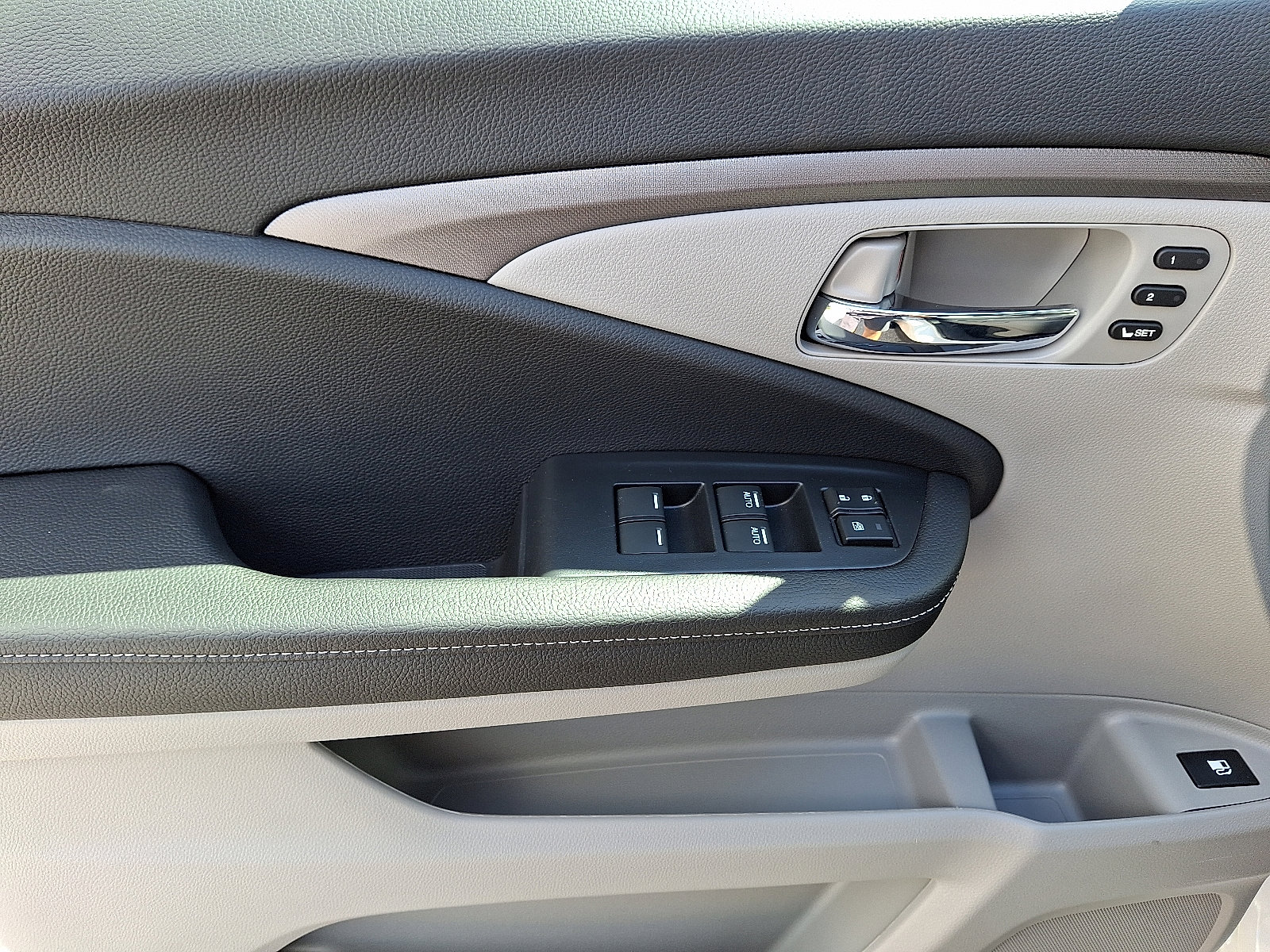 Certified 2025 Honda Ridgeline RTL image 12