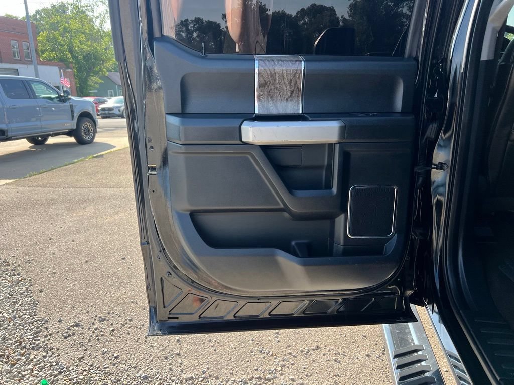 Used 2017 Ford F250 Lariat w/ Lariat Ultimate Package AWD/4WD image 16