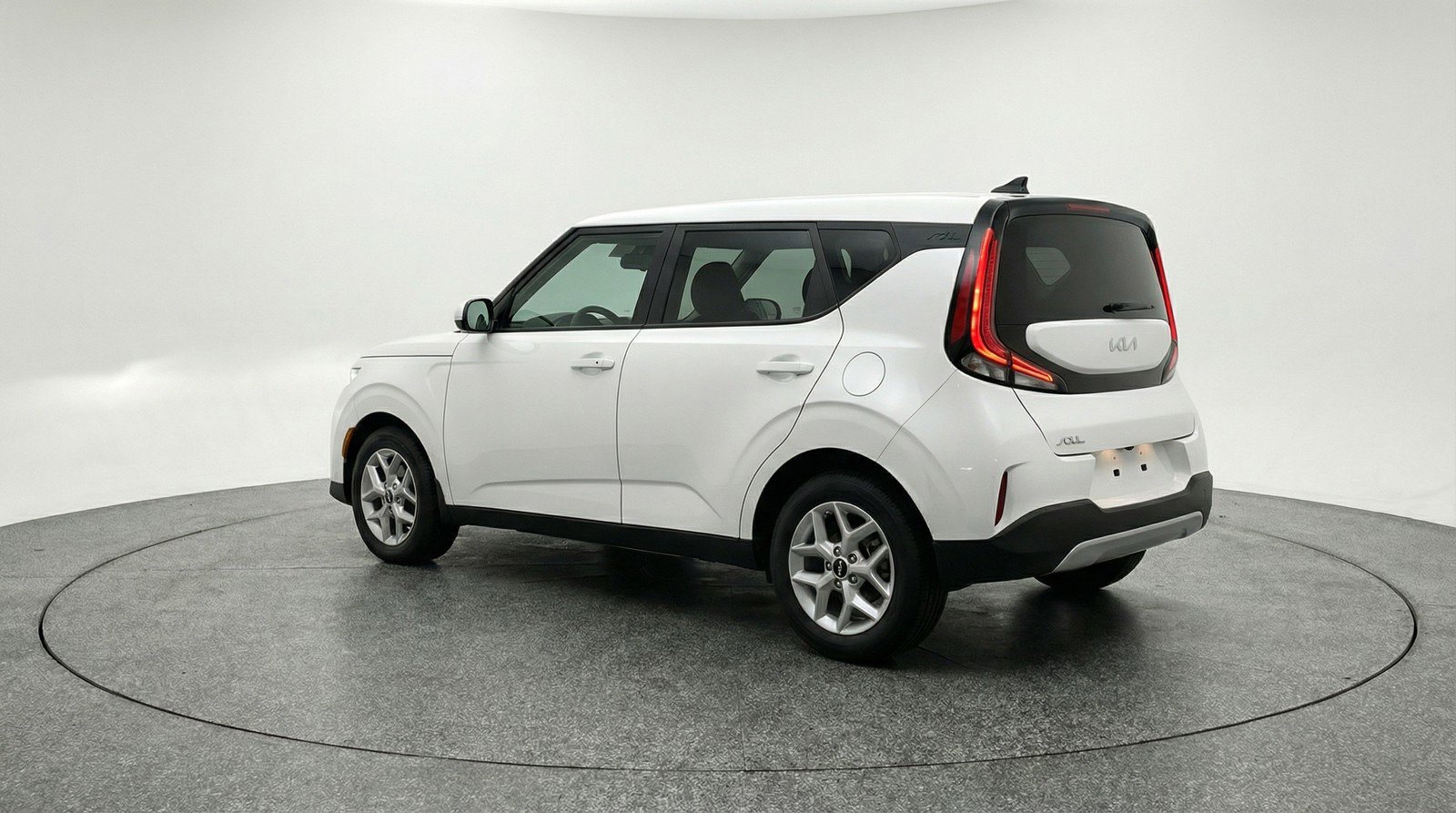 Used 2025 Kia Soul LX w/ LX Technology Package image 6