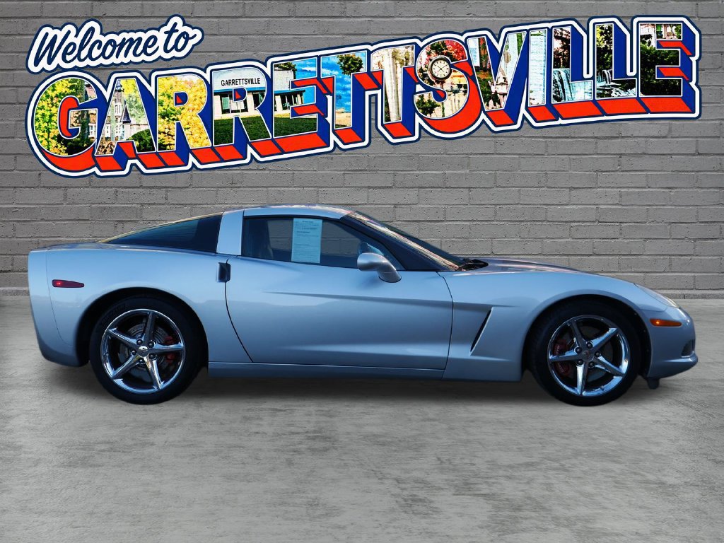 Used 2011 Chevrolet Corvette Coupe w/ Preferred Equipment Group RWD image 23
