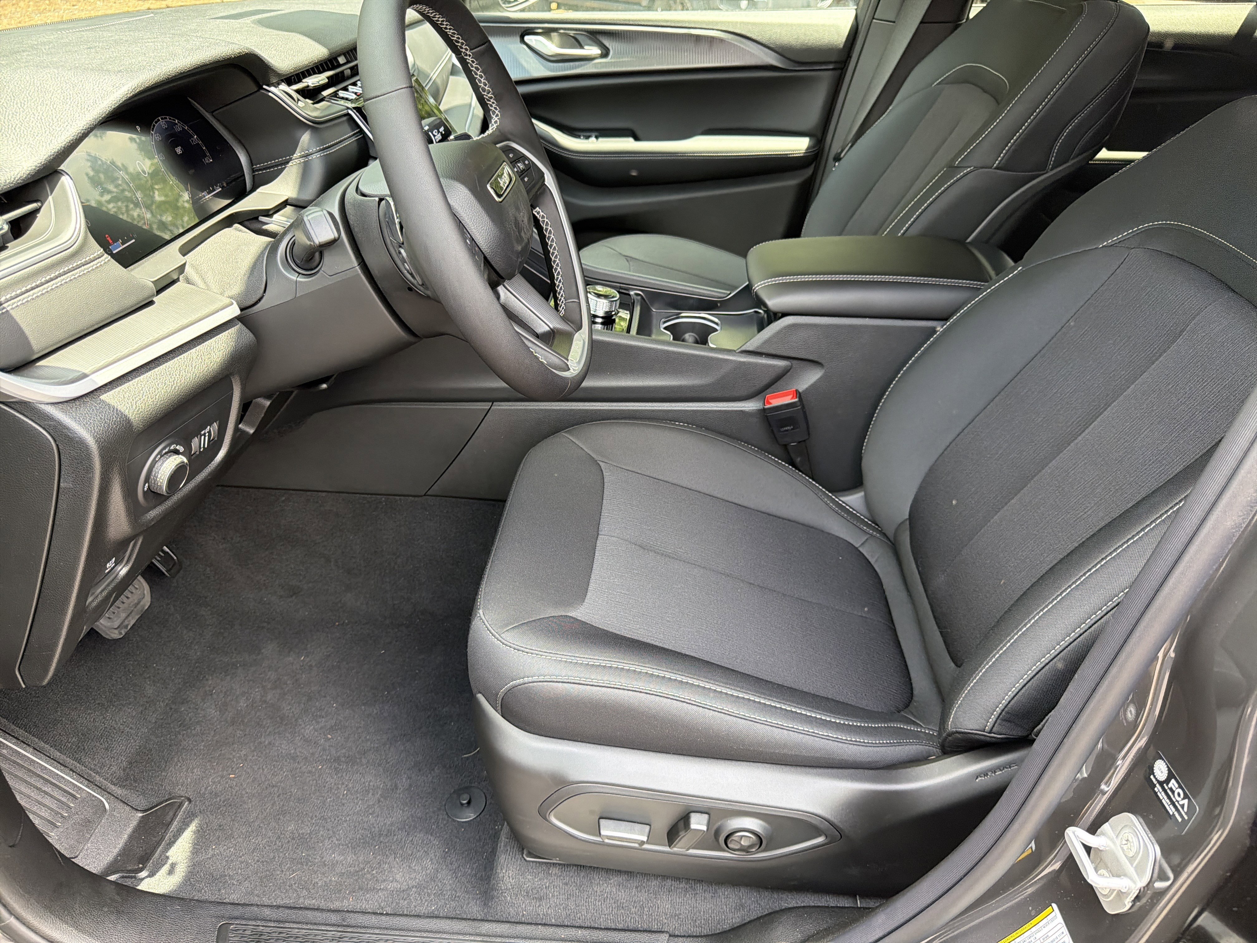 New 2026 Jeep Grand Cherokee Laredo X RWD image 11