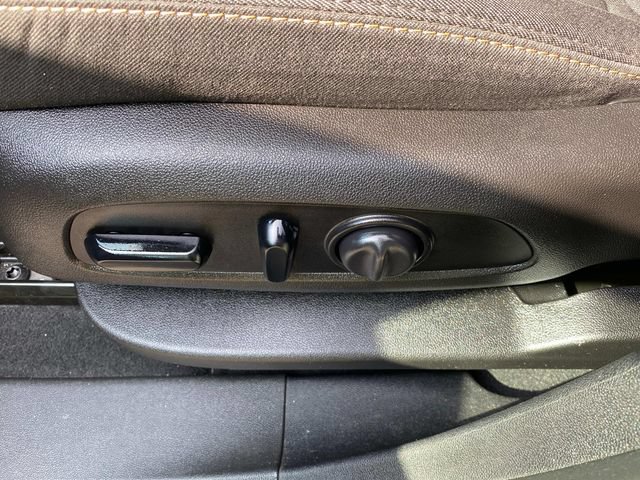 Used 2019 Chevrolet Equinox LT FWD image 15