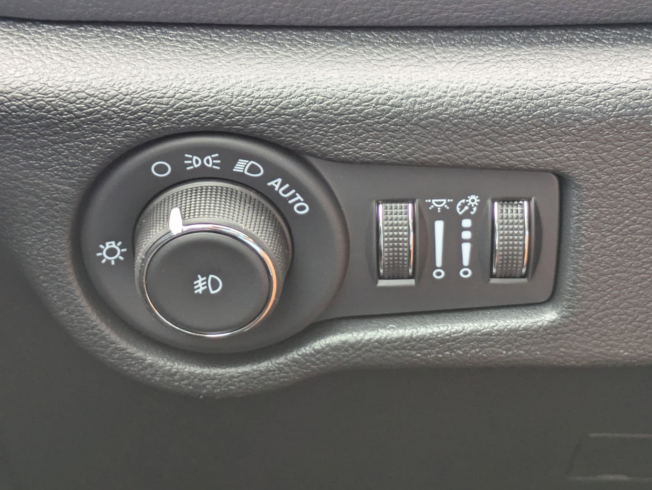 New 2026 Chrysler Pacifica Select image 17